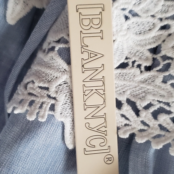 NWT💞BLANK NYC LACE & LINEN CROP TOP💞 - Picture 4 of 7